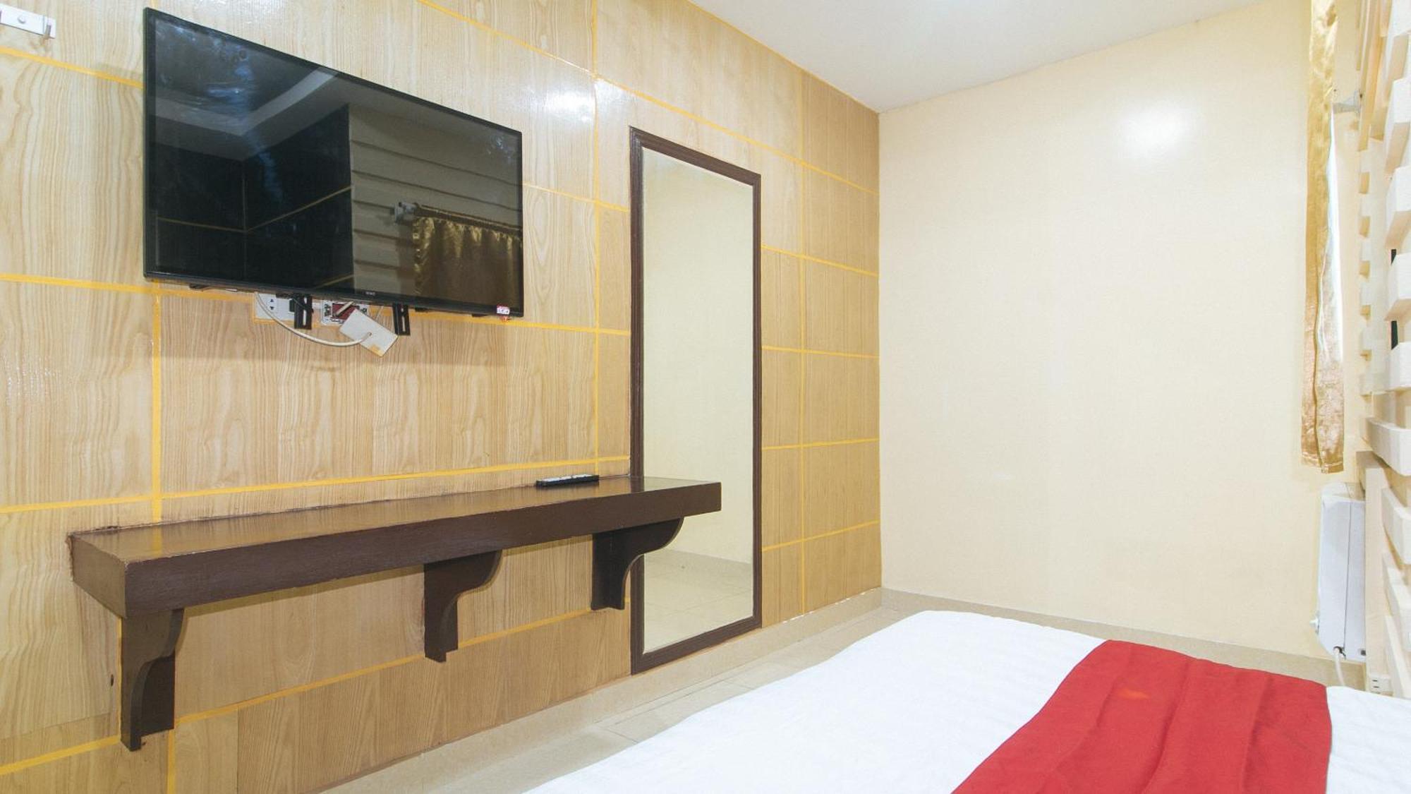 Reddoorz At Winter Hotel Araneta Quezon City Exterior photo