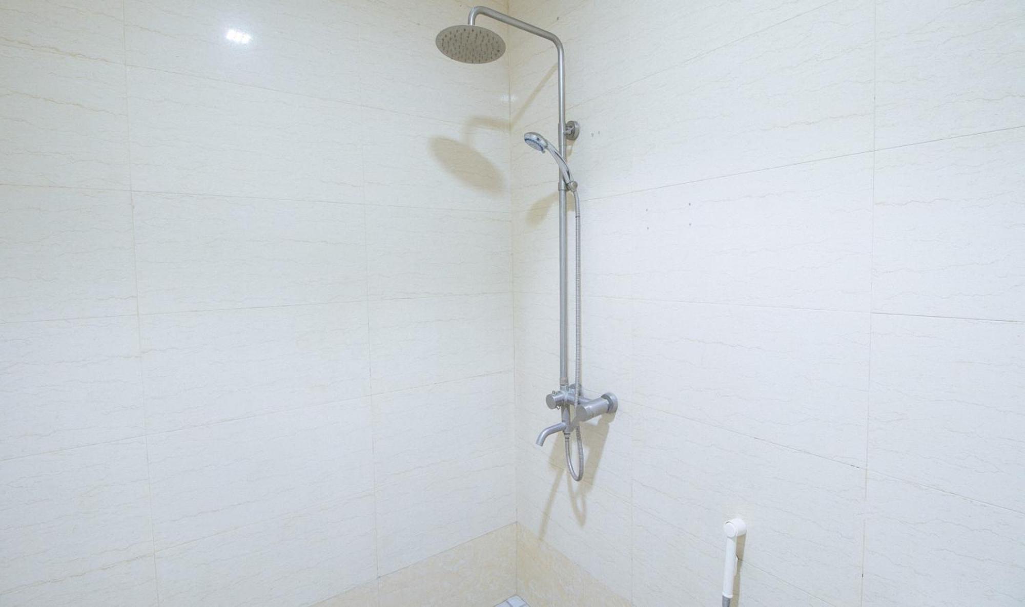 Reddoorz At Winter Hotel Araneta Quezon City Exterior photo